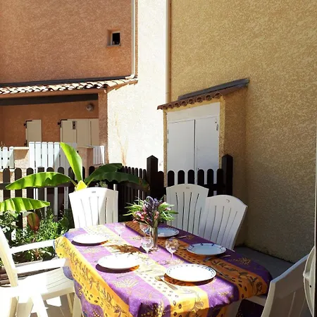 Pavillon Duplex T2/terrasse アパート *